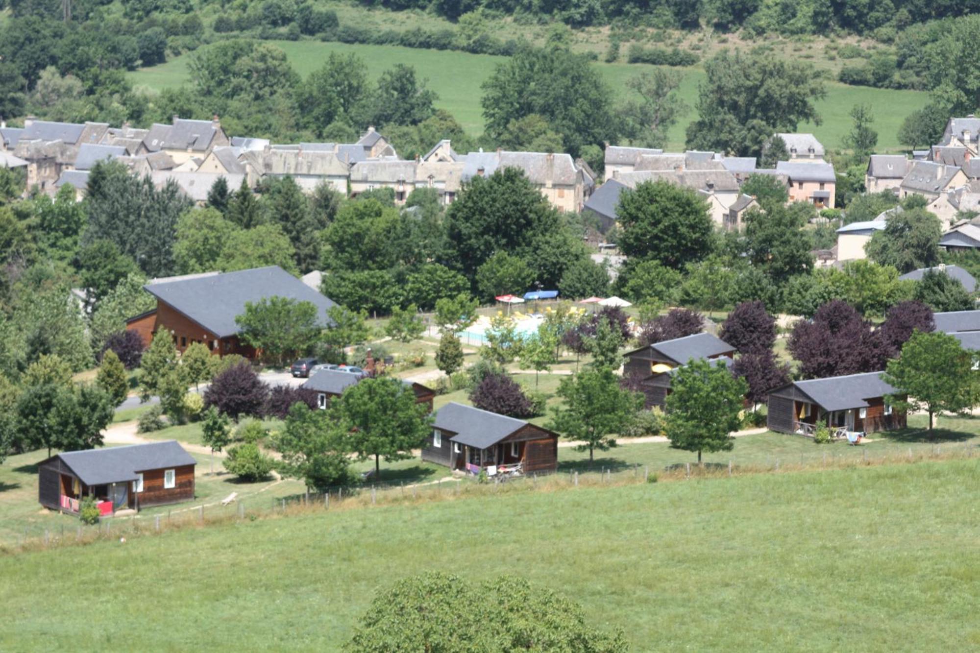 Village De Gite - La Cascade Sainte-Eulalie-d'Olt ภายนอก รูปภาพ